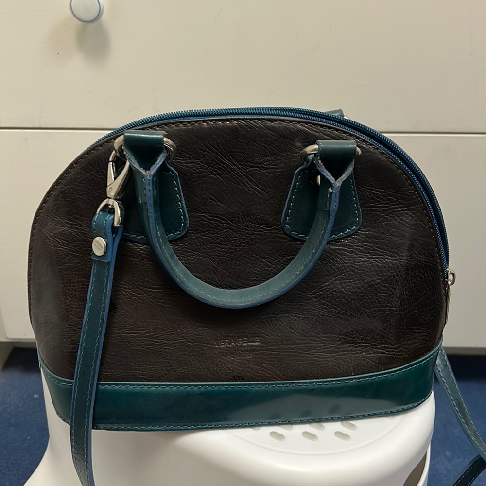 NWOT Vera Pelle leather purse